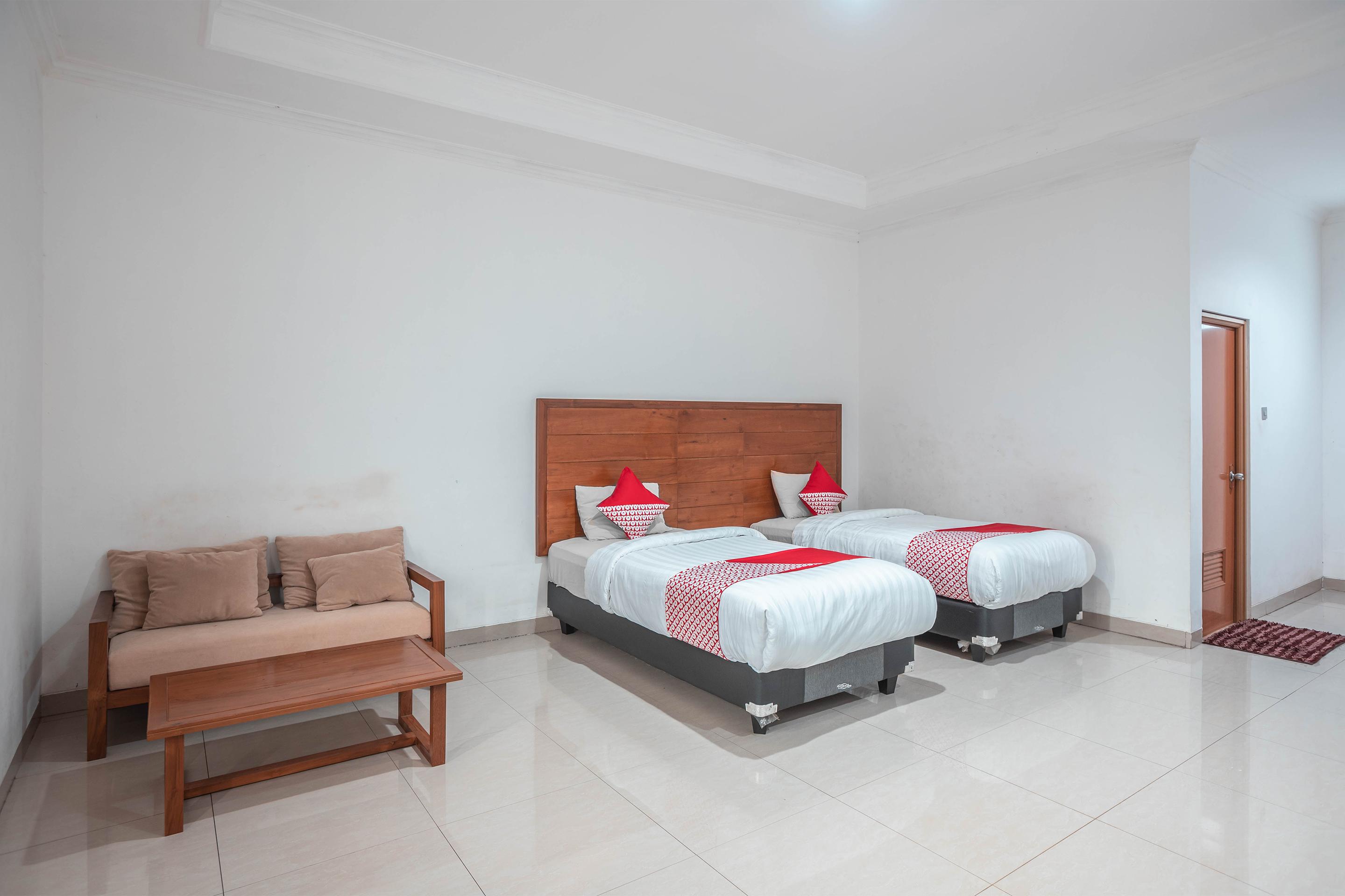 Super Oyo 686 Bunga Karang Hotel Бекаси Экстерьер фото