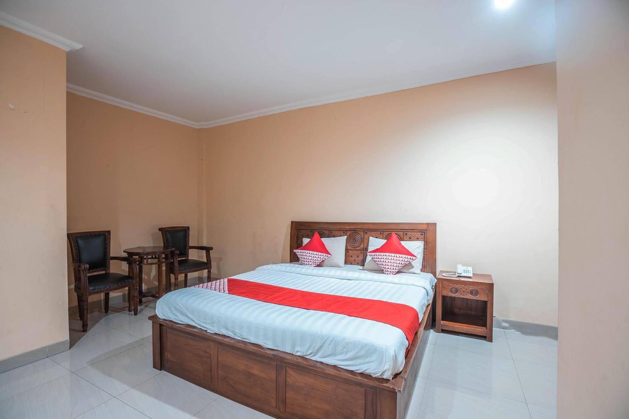 Super Oyo 686 Bunga Karang Hotel Бекаси Экстерьер фото