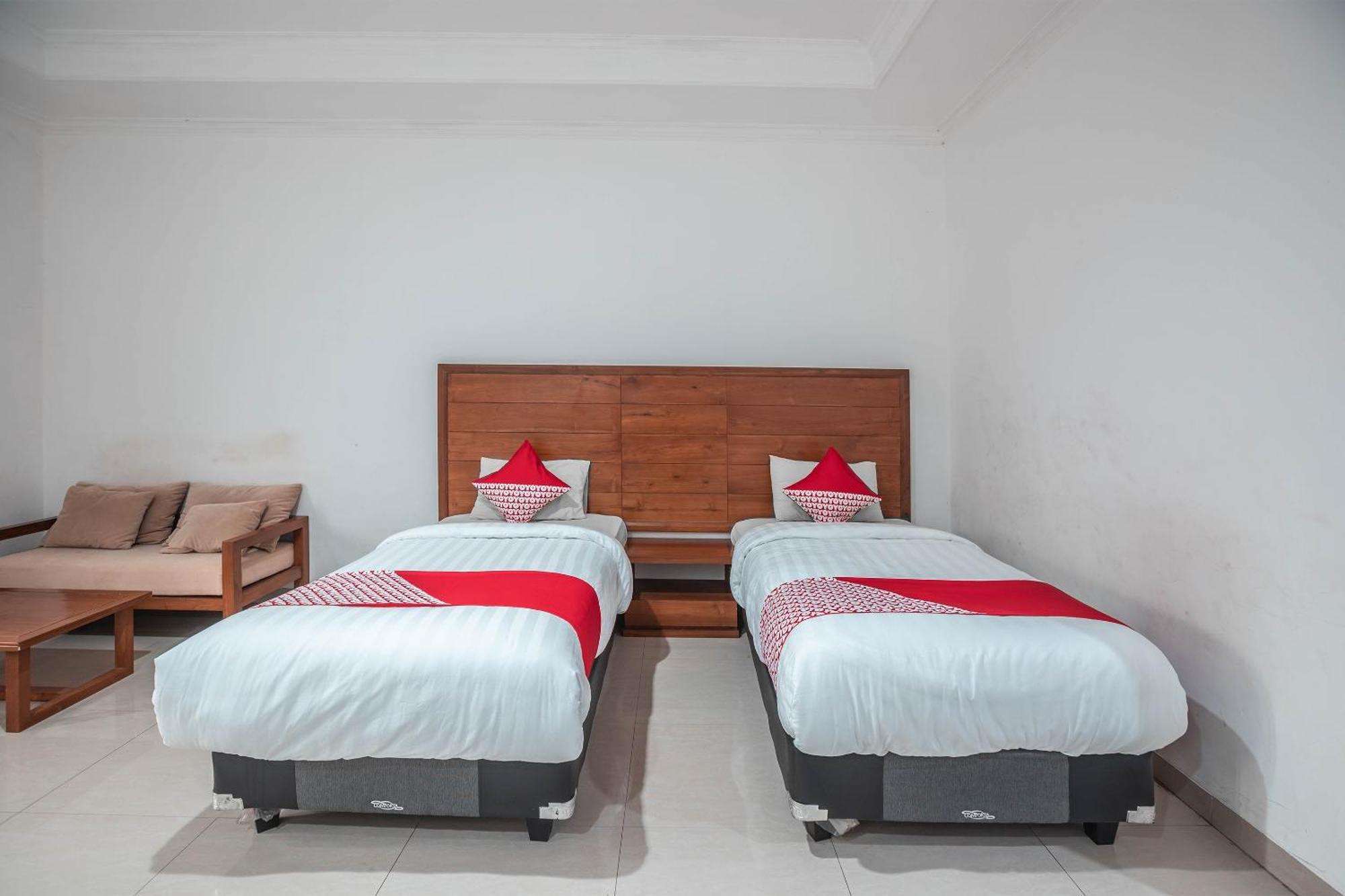 Super Oyo 686 Bunga Karang Hotel Бекаси Экстерьер фото
